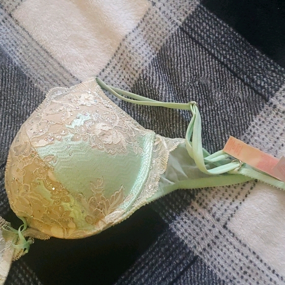 Bra - Picture 3 of 6